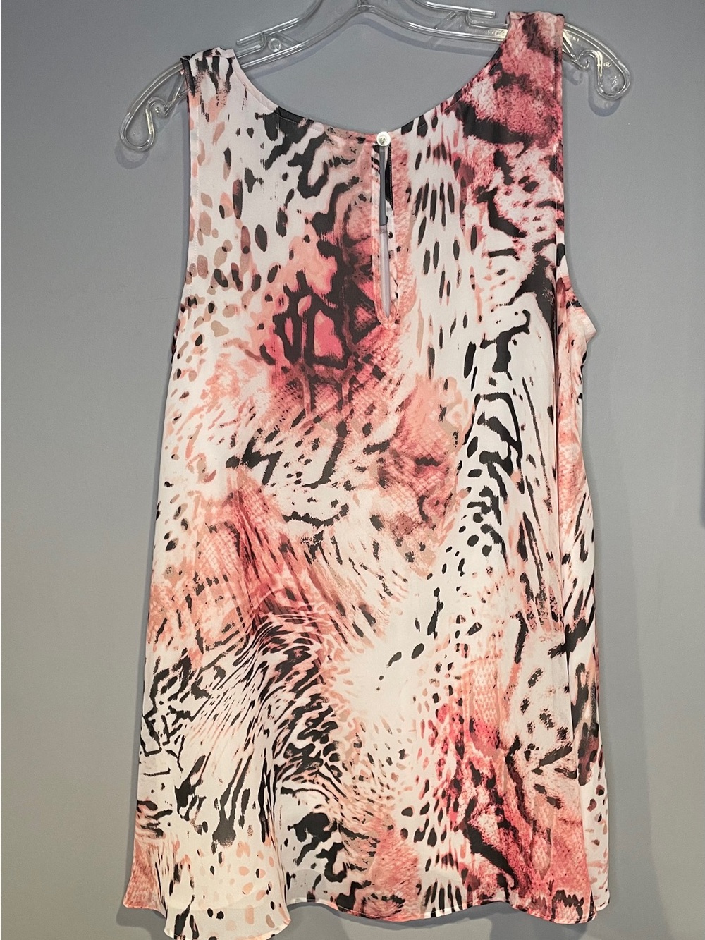 Jennifer Lopez Pink Animal Print Sleeveless Blouse - Picture 2 of 7